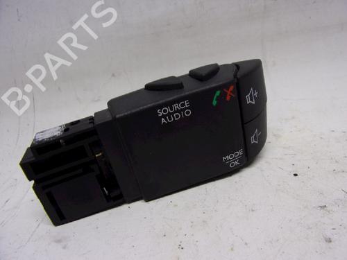 Used Steering wheel controls Steering wheel controls RENAULT CLIO IV (BH_) 1.5 dCi 90 (90 hp) 13151709 13151709