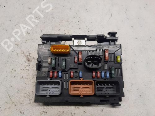 Used Fuse box Fuse box 22212650 22212650
