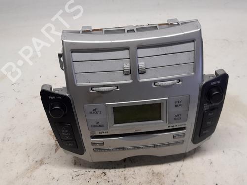 Used Radio TOYOTA YARIS (_P9_) 1.3 VVT-i (SCP90_, SCP90R) (87 hp) 12594298