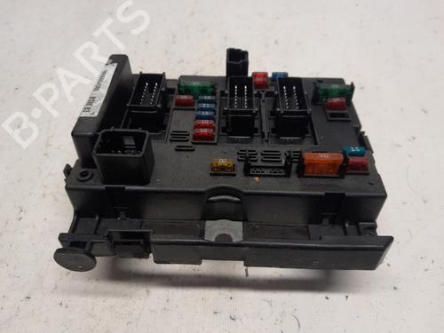 Used Fuse box Fuse box PEUGEOT 206 CC (2D) 1.6 16V (2DNFUF, 2DNFUR) (109 hp) 35988001 35988001