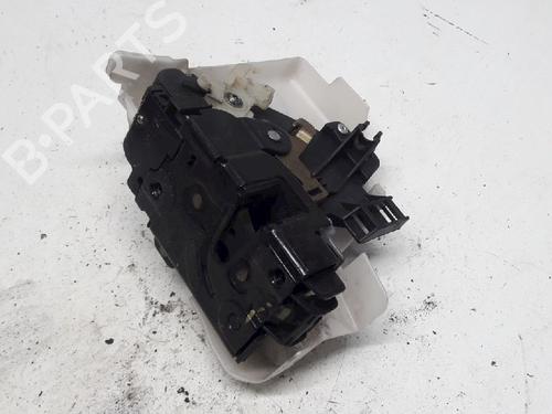 Used Front left lock VW TRANSPORTER T5 Van (7HA, 7HH, 7EA, 7EH) 1.9 TDI (85 hp) 13153090
