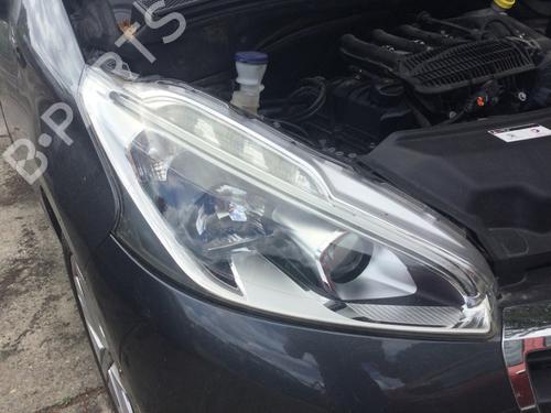 Used Right headlight PEUGEOT 208 I (CA_, CC_) 1.2 VTI 82 (82 hp) 28205780