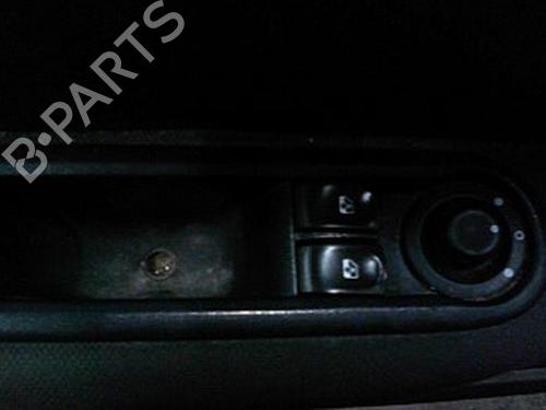 Used Switch RENAULT CLIO III (BR0/1, CR0/1) 1.5 dCi (C/BR0G, C/BR1G) (68 hp) 11071698