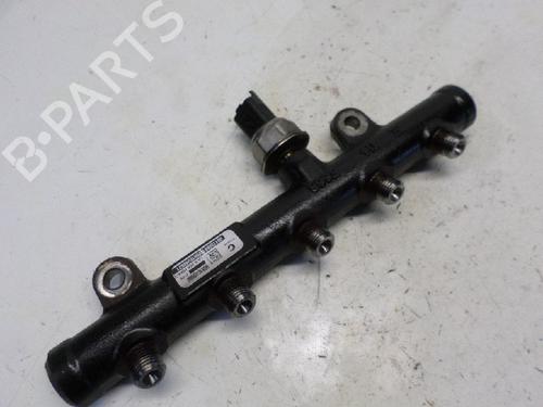 Used Injection rail Injection rail 11066120 11066120