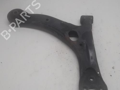 Used Left front suspension arm TOYOTA COROLLA Verso (ZER_, ZZE12_, R1_) 1.8 (ZNR11_, ZNR11R) (129 hp) 11080637