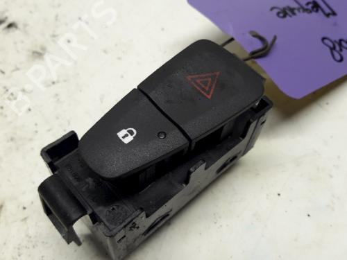 Used Warning switch RENAULT MEGANE III Hatchback (BZ0/1_, B3_) 1.5 dCi (BZ09, BZ0D, BZ1W, BZ29, BZ14) (110 hp) 13152329