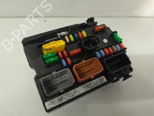 Boîte à Fusibles CITROËN C3 II (SC_) 1.2 VTi 82 (82 hp) 33057333