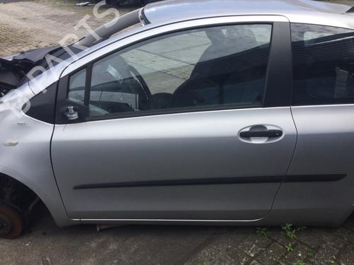 Puerta delantera izquierda TOYOTA YARIS (_P9_) 1.0 VVT-i (KSP90_, KSP90R) (69 hp) 29817388