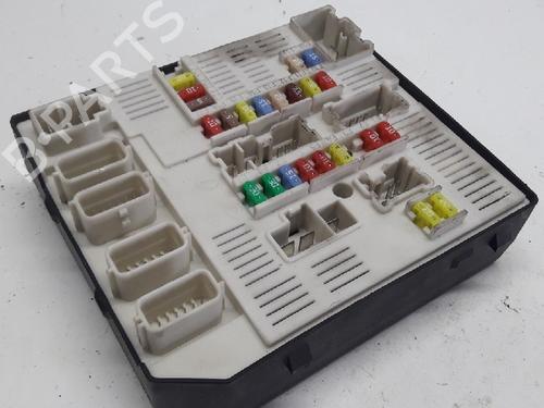 Used Fuse box Fuse box 11071372 11071372
