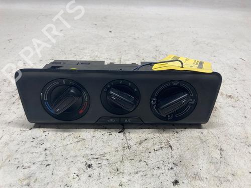 Used Climate control SKODA FABIA III (NJ3) 1.2 TSI (90 hp) 18846440