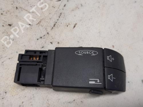 Used Steering wheel controls Steering wheel controls 13155565 13155565