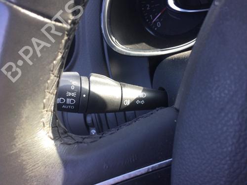 Comutador piscas / escovas Comutador piscas / escovas RENAULT CLIO IV (BH_) 0.9 TCe 90 (BHNF, BHMA, BHMH, BHJK, BHJR) (90 hp) 35987904 35987904