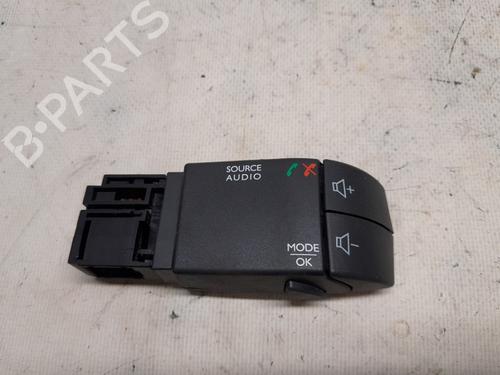 Used Steering wheel controls Steering wheel controls RENAULT CAPTUR I (J5_, H5_) 1.5 dCi 90 (J5N4, J5M5, J5MW, J5M6, J5AL, J5AJ) (90 hp) 29980570 29980570