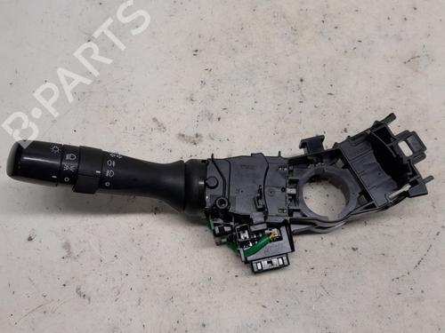 Used Headlight switch TOYOTA YARIS (_P13_) 1.5 Hybrid (NHP130_, NHP130) (101 hp) 15794273