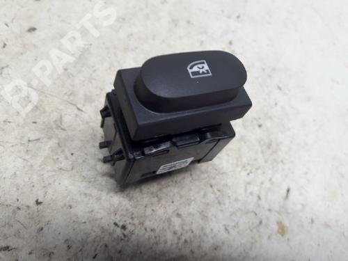 Used Switch Switch RENAULT CAPTUR I (J5_, H5_) 1.5 dCi 110 (110 hp) 11070137 11070137