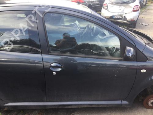 Puerta delantera derecha TOYOTA AYGO (_B1_) 1.0 (KGB10_, KGB10R) (68 hp) 29817377