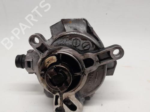 Used Vacuum pump VOLVO V40 Hatchback (525) D2 (120 hp) 13155462