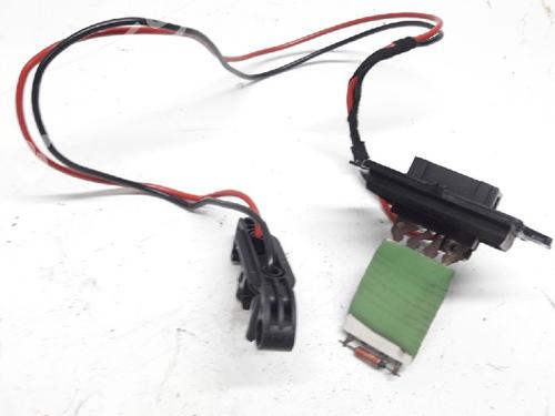 Used Heater resistor RENAULT TWINGO II (CN0_) 1.2 (CN0D) (58 hp) 11777143