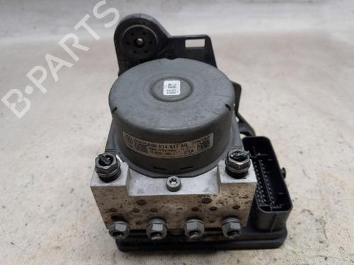 Used ABS pump SKODA OCTAVIA III Combi (5E5, 5E6) 1.4 TSI G-TEC (110 hp) 30795690