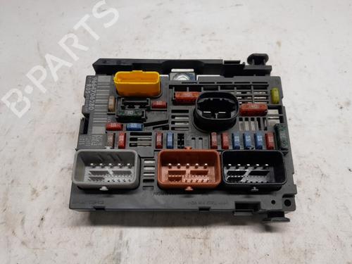 Used Fuse box Fuse box 37091102 37091102