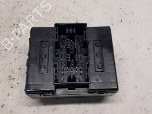 Used Fuse box Fuse box 18847606 18847606