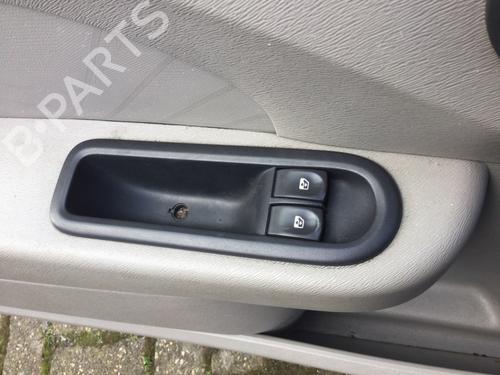 Used Switch Switch RENAULT TWINGO II (CN0_) 1.2 (CN0D) (58 hp) 35988382 35988382