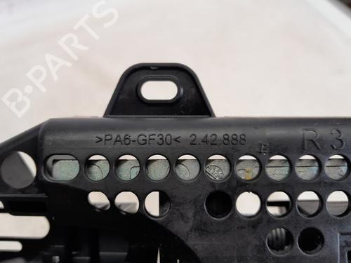 Klamka zewnętrzna drzwi przednich prawych RENAULT CLIO IV (BH_) 0.9 TCe 90 (BHNF, BHMA, BHMH, BHJK, BHJR) | BP29738965C129