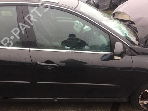 Used Right front door RENAULT LAGUNA III Grandtour (KT0/1) 2.0 16V (KT0F, KT0W) (140 hp) 32174486