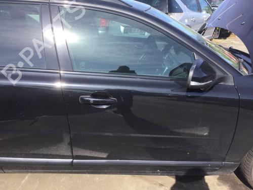 Used Right front door VOLVO V70 III (135) D4 AWD (181 hp) 28135428