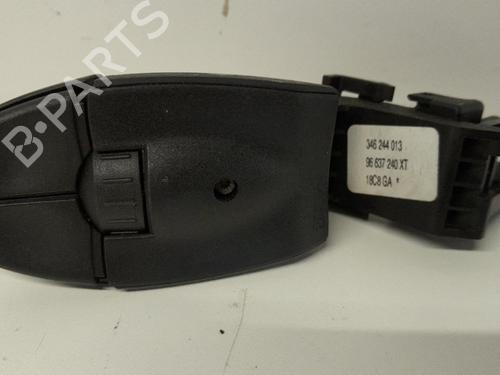 Steering wheel controls PEUGEOT 308 SW I (4E_, 4H_) 2.0 HDi | BP18845753E15 