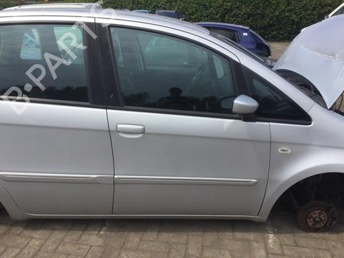Used Right front door FIAT IDEA (350_) 1.4 16V (95 hp) 18851519
