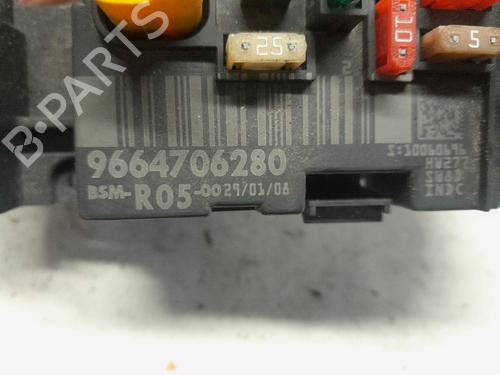 Fuse box PEUGEOT 308 I (4A_, 4C_) 1.6 16V | BP22705791E1 