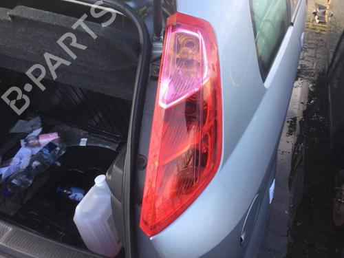 Højre baglygte FIAT GRANDE PUNTO (199_) 1.4 T-Jet (199AXM1A, 199BXM1A, 199BXN1A) (120 hp) 32174503