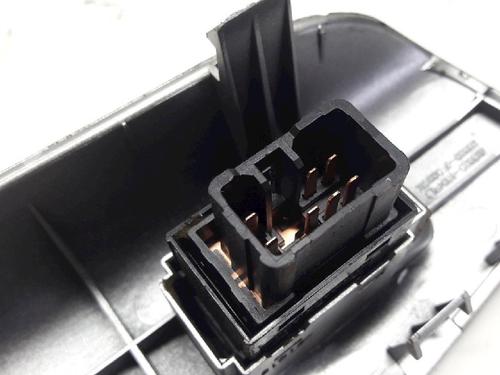 Switch KIA SPORTAGE II (JE_, KM_) 2.0 i 16V | BP11073324I30