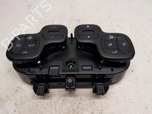Used Climate control Climate control 38053828 38053828