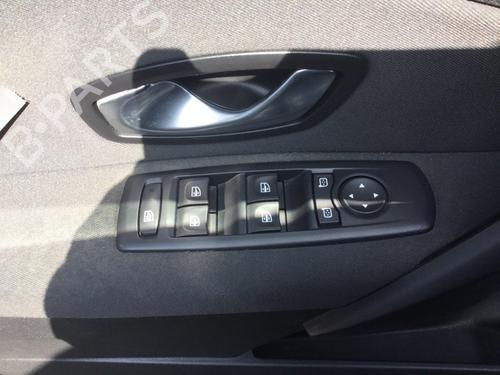 Used Switch Switch RENAULT MEGANE III Hatchback (BZ0/1_, B3_) 1.6 16V (BZ1B, BZ1H) (110 hp) 35988305 35988305
