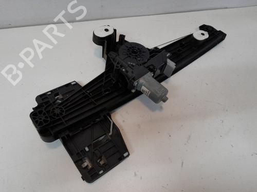 Elevador vidro trás esquerdo Elevador vidro trás esquerdo OPEL CORSA F (P2JO) 1.2 (68) (101 hp) 35988723 35988723