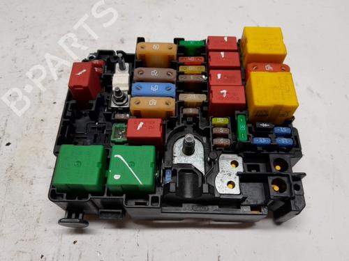 Used Fuse box PEUGEOT 2008 I (CU_) 1.2 THP 130 / PureTech 130 (130 hp) 32035725