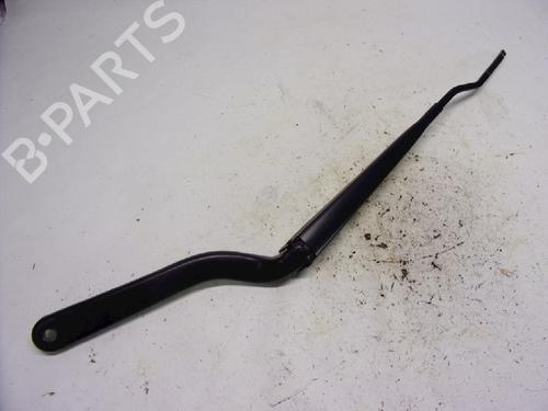 Used Front windshield wiper arm RENAULT TWINGO III (BCM_, BCA_) 1.0 SCe 70 (71 hp) 13151835