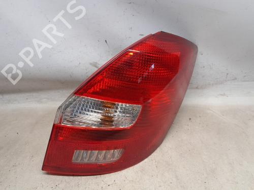 Używane Lampa tylna prawa SKODA FABIA II Combi (545) 1.2 (60 hp) 31260768