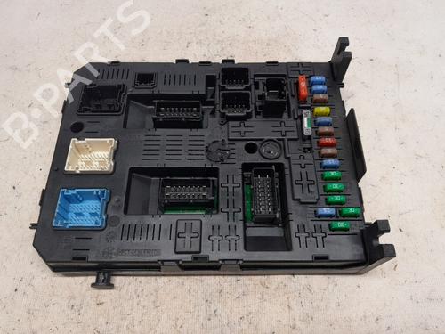 Used Fuse box Fuse box 37091206 37091206