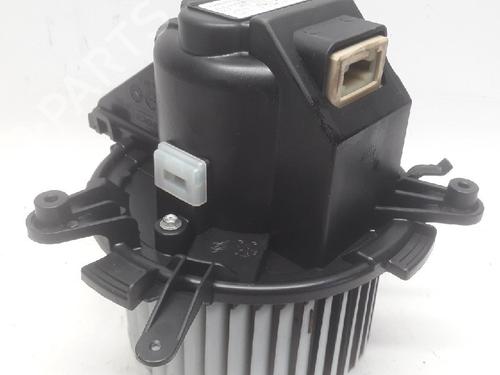 Used Heater blower motor PEUGEOT EXPERT Van (V_) 1.6 BlueHDi 95 (95 hp) 11076154