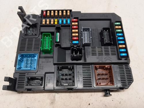 Used Fuse box Fuse box PEUGEOT 2008 I (CU_) 1.2 THP 110 / PureTech 110 (110 hp) 27727363 27727363