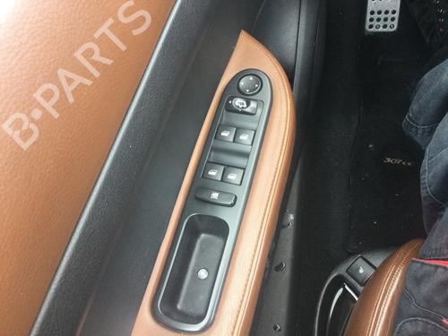 Kombi Kontakt / Stilkkontakt PEUGEOT 307 CC (3B) 2.0 16V (136 hp) 29439578