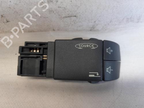 Used Steering wheel controls RENAULT TWINGO II (CN0_) 1.2 16V (CN04, CN0B) (75 hp) 31028445
