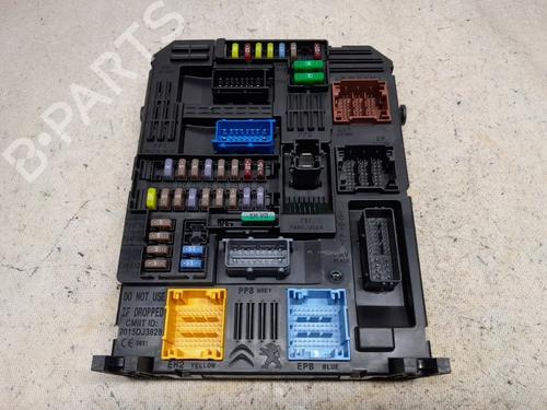 Used Fuse box Fuse box CITROËN C3 III (SX) 1.2 PureTech 82 (83 hp) 30830888 30830888