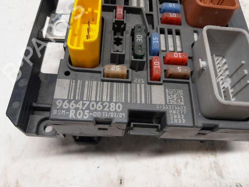 Fuse box PEUGEOT 308 CC (4B_) 2.0 HDi (4BRHRH, 4BRHRJ) | BP32035810E1
