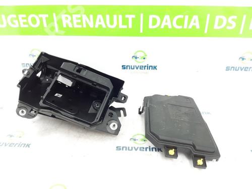 Used Fuse box Fuse box RENAULT ARKANA I (LCM_, LDN_) 1.6 E-TECH 145 (LDMU) (143 hp) 10938273 10938273