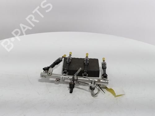 Used Injection rail RENAULT CAPTUR II (HF_) TCe 140 (HFN0) (140 hp) 27093264