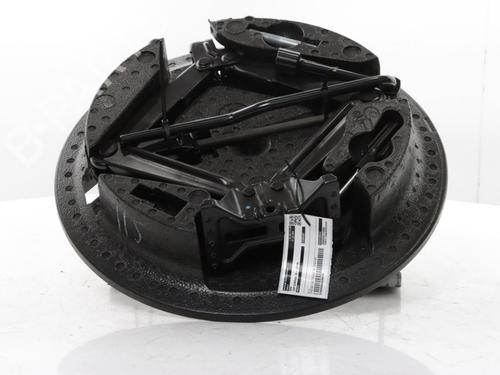 Used Jack Kit Jack Kit JEEP COMPASS (MP, M6, MV, M7) 1.4 MultiAir 4x4 (170 hp) 40527370 40527370